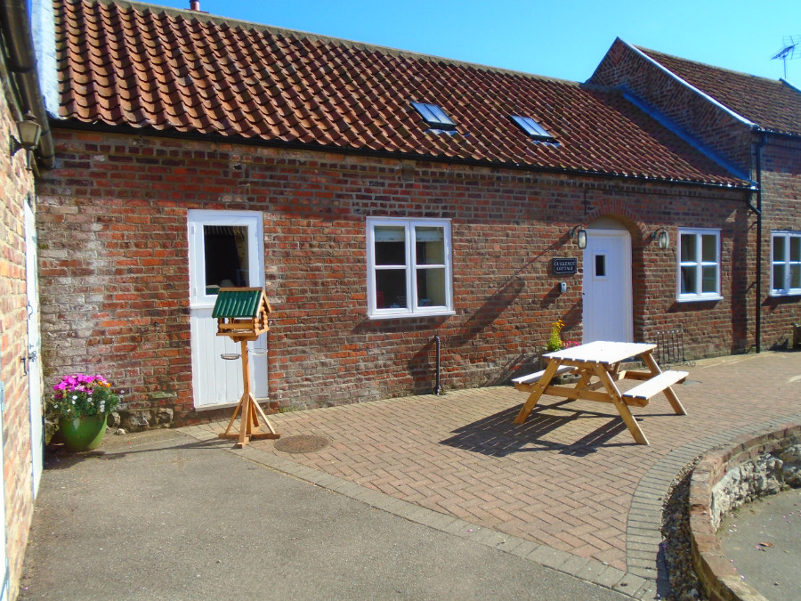 Self catering holiday cottages. B & B, Bridlington.